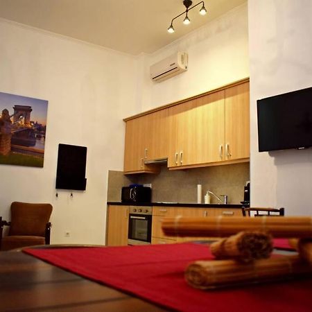 Central Budapest Apartment In Historical Building With Free Private Parking Экстерьер фото