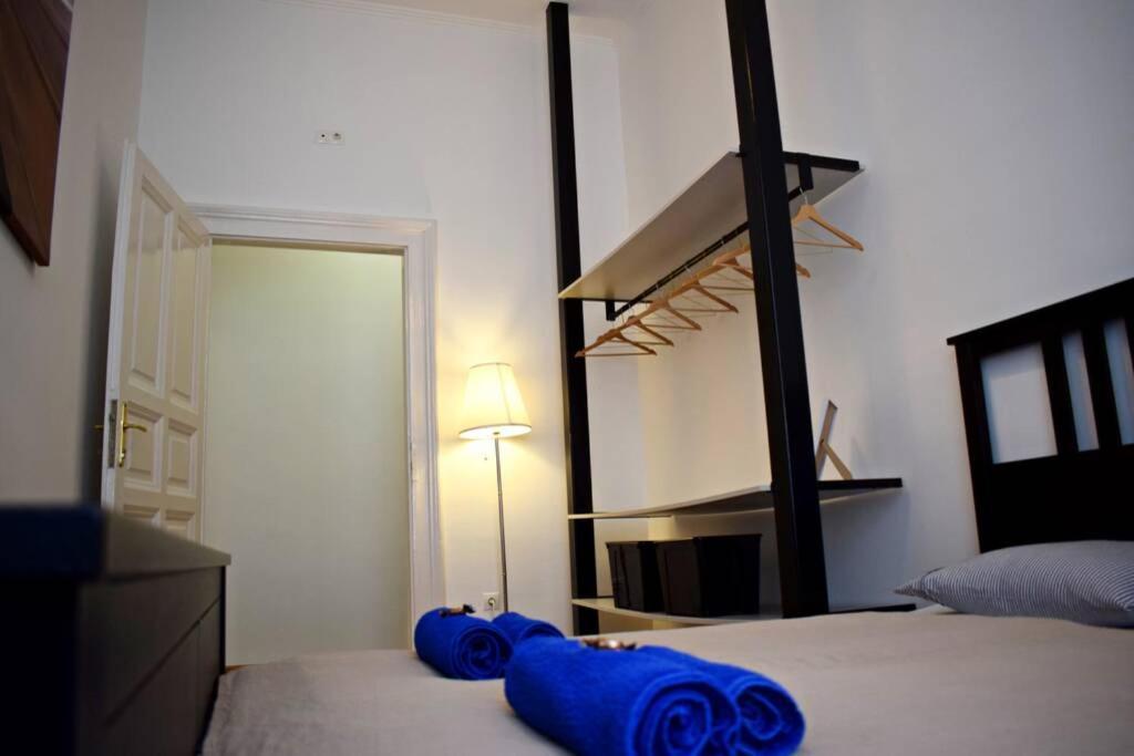 Central Budapest Apartment In Historical Building With Free Private Parking Экстерьер фото